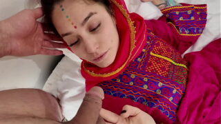 ساک زدن دختر خوشگل ایرانی که روی کل بدنش تتو داره و عاشق کیر خوردن هست